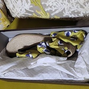 Gucci Beach green and blue size 7